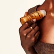 Kép 2/3 - NUXE Huile Prodigieuse Többfunkciós, csillogó száraz olaj Roll-On OR 60 ml