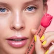 Kép 2/2 - NUXE VERY ROSE DÚSÍTÓ AJAKÁPOLÓ SZÉRUM 8ML